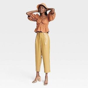 A new day, size medium. Puff sleeve shirt.